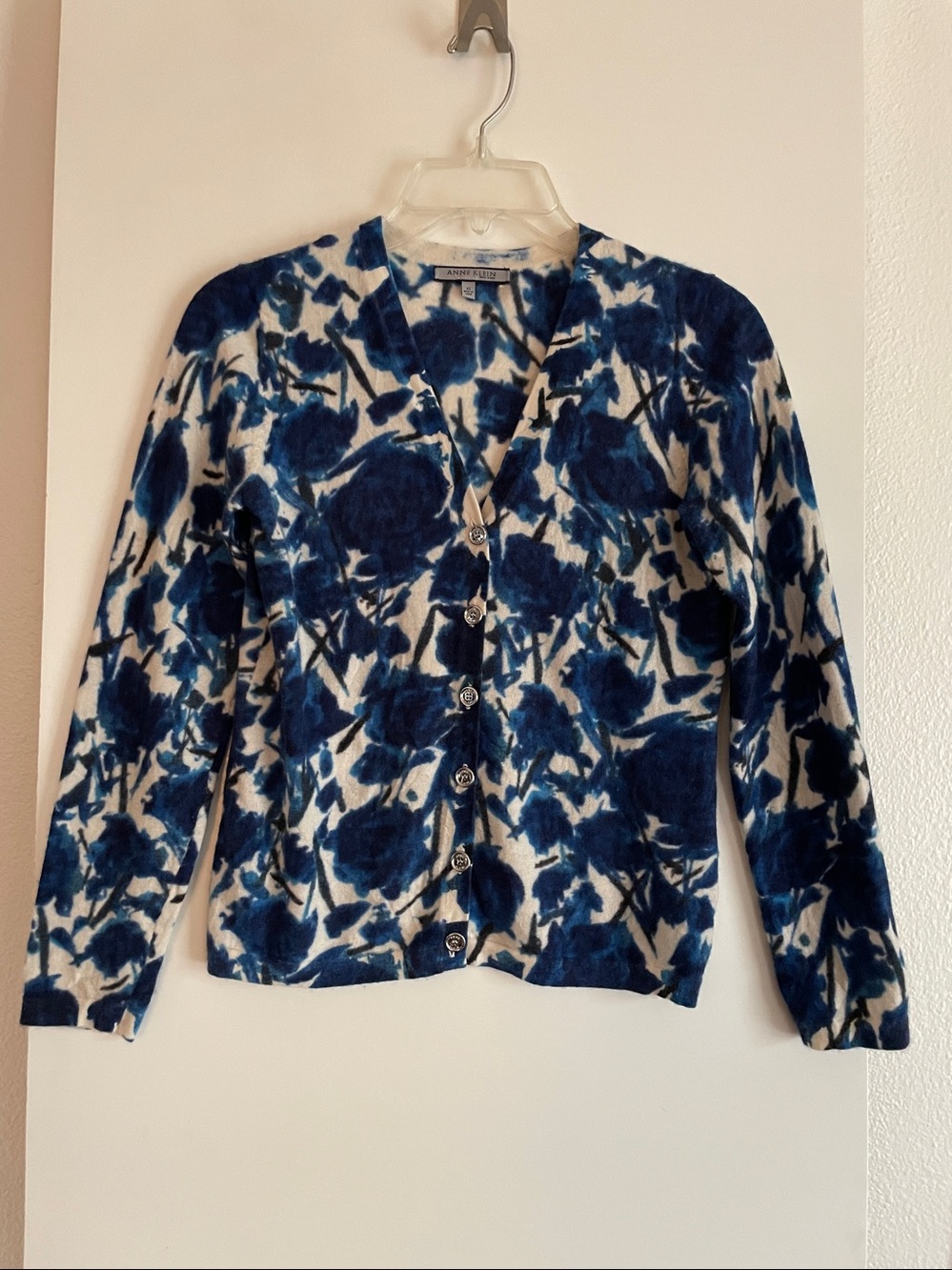 Anne Klein Pure Cashmere V Neck Cardigan Sweater Top Blue Ivory Floral nwot